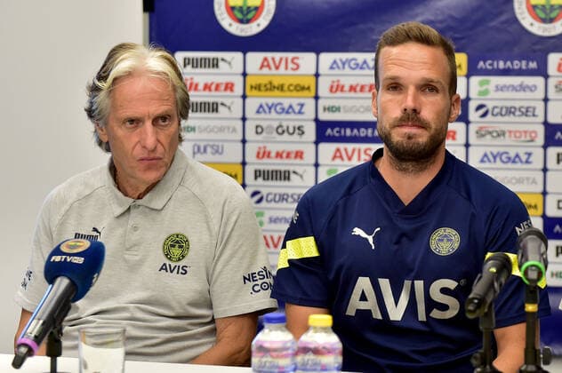 Fenerbahce coach Jorge Jesus, left, and player Filip Novak attend the press conference, PK, Pressekonferenz prior to European Football League third qualifying round return match FC Slovacko vs Fenerbahce Istanbul in Uherske Hradiste, Czech Republic, August 10, 2022. (CTKxPhoto VaclavxSalek) CTKPhotoP2022081006960  sal 8k
