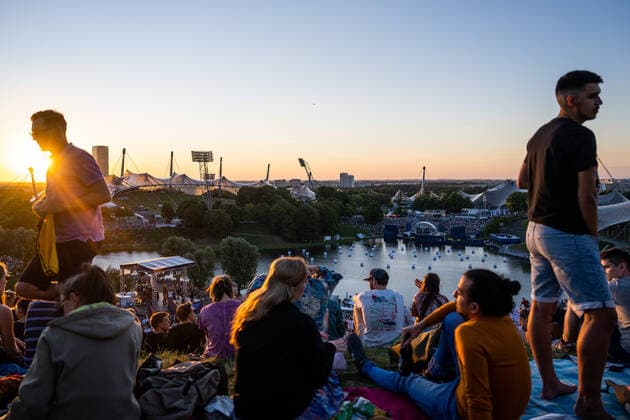 220810 Audience at the Opening Event during day Day 0 of the European Championships on August 10, 2022 in Munich. Photo: Mathias Bergeld BILDBYRAN kod MB MB0421 europamästerskap em em 2022 european championships munich 2022 day 0 opening event bbeng publik Copyright: MATHIASxBERGELD BB220810MB036