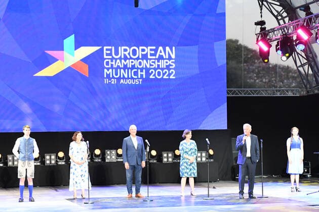 Eröffnungstag - Geschäftsführung Olympiapark, Politik und Oberbürgermeister bei der Eröffnungsfeier der European Championships in München am 10.08.2022, Deutschland, Oberbayern München Olypiapark Oberbayern Deutschland
