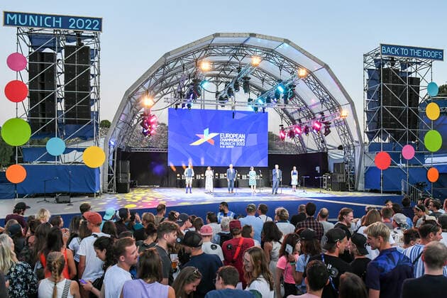 Eröffnungstag - Geschäftsführung Olympiapark, Politik und Oberbürgermeister bei der Eröffnungsfeier der European Championships in München am 10.08.2022, Deutschland, Oberbayern München Olypiapark Oberbayern Deutschland