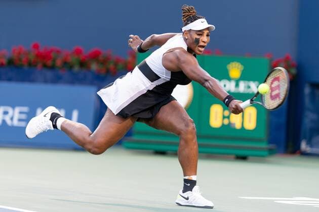 TORONTO, ON - AUGUST 10: Serena Williams returns the ball during her National Bank Open tennis tournament second round match on August 10, 2022, at Sobeys Stadium in Toronto, ON, Canada. (Photo by Julian Avram Icon Sportswire) TENNIS: AUG 10 National Bank Open Icon2208104088