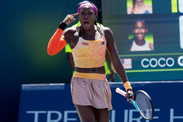 TORONTO, ON - AUGUST 10: Coco Gauff celebrates after winning her National Bank Open tennis tournament second round match on August 10, 2022, at Sobeys Stadium in Toronto, ON, Canada. (Photo by Julian Avram Icon Sportswire) TENNIS: AUG 10 National Bank Open Icon2208101915