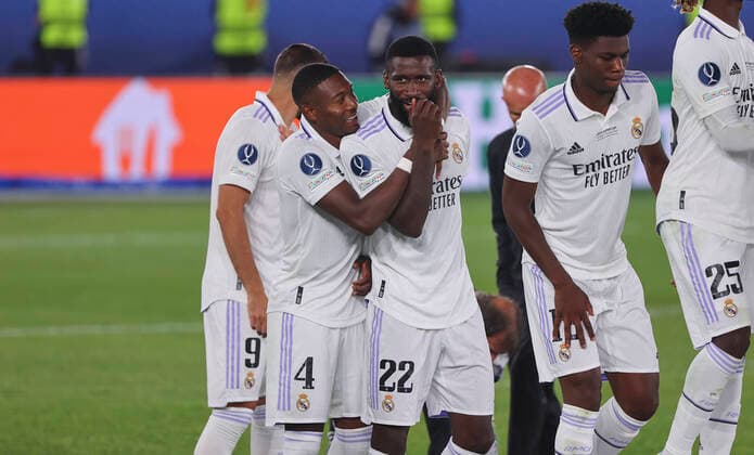 10.08.2022, Fussball UEFA Super Cup in Helsinki, Real Madrid CF - Eintracht Frankfurt, emonline, emspor, v.l., David Alaba (Real Madrid), Antonio Rüdiger (Real Madrid) DFL DFB REGULATIONS PROHIBIT ANY USE OF PHOTOGRAPHS AS IMAGE SEQUENCES AND OR QUASI-VIDEO. xdcx Copyright: HMBxMedia
