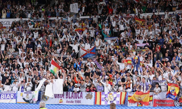 10.08.2022, Fussball UEFA Super Cup in Helsinki, Real Madrid CF - Eintracht Frankfurt, emonline, emspor, v.l., Fans von Real Madrid DFL DFB REGULATIONS PROHIBIT ANY USE OF PHOTOGRAPHS AS IMAGE SEQUENCES AND OR QUASI-VIDEO. xdcx Copyright: HMBxMedia