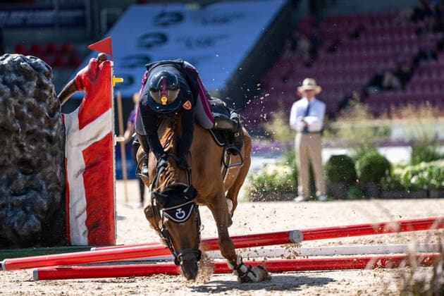 Sport Themen der Woche KW32 Sport Bilder des Tages 220811 Francesca Ciriesi of France with horse Cape Coral competes during the Team and Individual Jumping on day 8 of the FEI European Championship, EM, Europameisterschaft on August 11, 2022 in Herning. Photo: Emma Wallskog BILDBYRAN COP 320 EW0075 ridsport equestrian fei european championship day 8 jumping bbeng *** 220811 Francesca Ciriesi of France with horse Cape Coral competes during the Team and Individual Jumping on day 8 of the FEI European Championship on August 11, 2022 in Herning Photo Emma Wallskog BILDBYRAN COP 320 EW0075 ridsport equestrian fei european championship day 8 jumping bbeng,  Copyright: EMMAxWALLSKOG BB220811BB019
