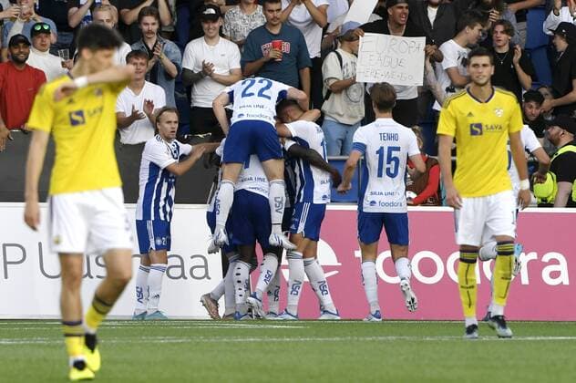 HJK celebrates after Santeri Hostikka (7) scored the first goal during the UEL 3rd Qualification Round football match HJK - Maribor in Helsinki on August 11, 2022. Helsinki Finland LKLAPJ20220811201249B312  Copyright: xJussixNukarix LKLAPJ20220811201249B312