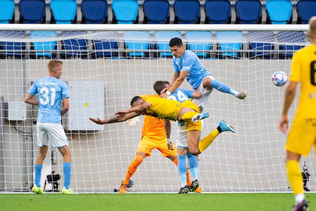 220811 Magno De Souza Machado Joao Victo of Diddeleng and Dennis Hadzikadunic of Malmö during the UEFA Europa League qualification between Diddeleng and Malmö FF on August 11, 2022 in Luxembourg. Photo: Daniel Stiller BILDBYRAN kod DS DS0267 fotboll football soccer fotball uefa europa league diddeleng malmö ff bbeng Copyright: DANIELxSTILLER BB220811DS028