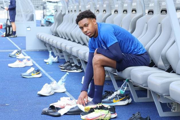 DEU, DFL, 1. FBL Hertha BSC, Training, 11.08.2022, Berliner Olympiastadion, Berlin, DEU, DFL, 1. FBL Hertha BSC, Training, im Bild Jean-Paul Boetius (Hertha BSC Berlin 10), Hertha-Spielerbank DFL - regulations prohibit any use of Photographs as image sequences and or quasi-video *** DEU, DFL, 1 FBL Hertha BSC, Training, 11 08 2022, Berliner Olympiastadion, Berlin, DEU, DFL, 1 FBL Hertha BSC, Training, in picture Jean Paul Boetius Hertha BSC Berlin 10 , Hertha players bench DFL regulations prohibit any use of Photographs as image sequences and or quasi video nordphotoxGmbHx xEngler nph00076