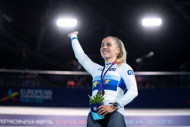 HINZE Emma (GER) on the Podium celebrating her victory, 500 Meter Time Trial, GER, Track cycling, Rad, Radsport, Bahnrad, Bahn (Bahnrad), European Championships Munich 2022, 13.08.2022 Photo: Eibner Memmler GER, Track Cycling (Bahnrad), European Championships Munich 2022, 13.08.2022 Munich Copyright: xEibner Memmlerx EP_MMR