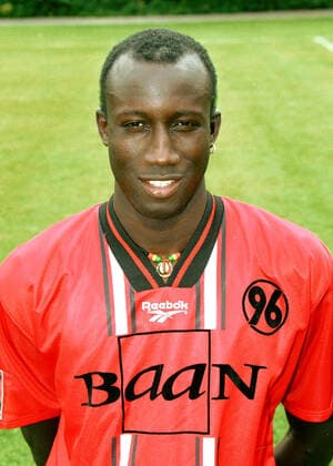 Babacar N Daye von Hannover 96 - Saison 1998 99 am 18.07.1998 *** Babacar N Daye of Hannover 96 season 1998 99 on 18 07 1998