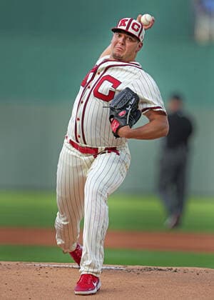 AUG 13, 2022: Kansas City Royals starting pitcher Brad Keller (56) has a rough start giving up five runs in the first inning at Kauffman Stadium Kansas City, Missouri. The Dodgers beat the Kansas City Royals 13-3 CSM. Kansas City United States - ZUMAc04_ 20220813_zaf_c04_035 Copyright: xJonxRobichaudx