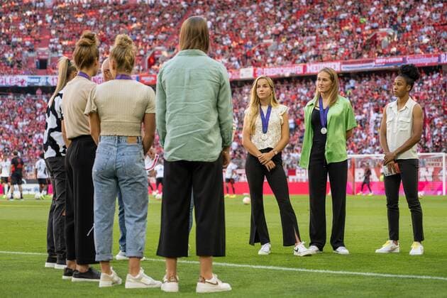 FC Bayern Frauen von der Nationalmannschaft, FC Bayern Muenchen vs. VfL Wolfsburg, Fussball, 1. Bundesliga, 2. Spieltag, 14.08.2022 DFB regulations prohibit any use of photographs as image sequences and or quasi-video Muenchen Bayern Deutschland