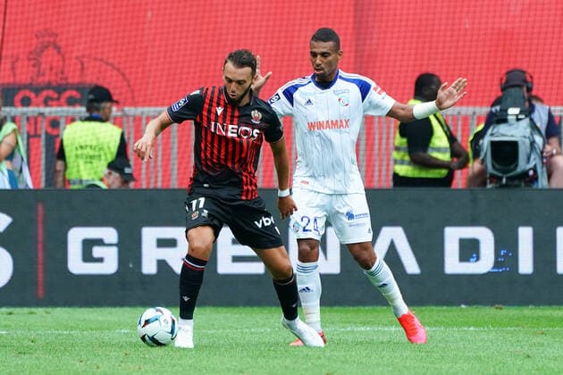 Amine Gouiri (OGC Nice) - Alexander Djiku (RC Strasbourg) FOOTBALL : OGC Nice vs Strasbourg - Ligue 1 Uber Eats - Nice - 14 08 2022 NorbertScanella Panoramic 