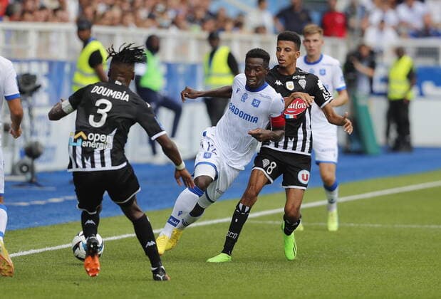 (Auxerre) Bitrama Toure (Angers) Azz eddine Ounahi Football : Auxerre vs Angers - Ligue 1 - 14 08 2022 StephanieGrossetete Panoramic 