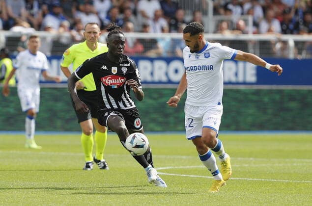 (Auxerre) Hamza Sakhi (Angers) Bastista Mendy Football : Auxerre vs Angers - Ligue 1 - 14 08 2022 StephanieGrossetete Panoramic 