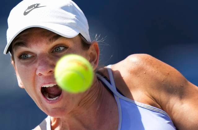 Sport Themen der Woche KW32 Sport Bilder des Tages August 14, 2022, TORONTO, ON, CANADA: Simona Halep, of Romania, returns the ball against Beatriz Haddad Maia, of Brazil, during the National Bank Open finals tennis tournament in Toronto on Sunday, August 14, 2022. Canada News - August 14, 2022  - ZUMAc35_ 20220814_zaf_c35_009 Copyright: xNathanxDenettex