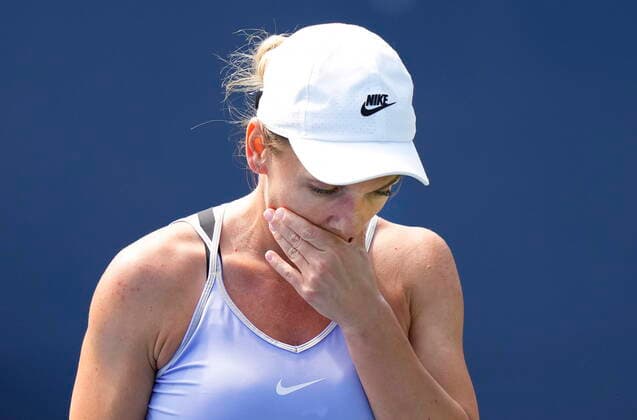 August 14, 2022, TORONTO, ON, CANADA: Simona Halep, of Romania, looks on after loosing a point against Beatriz Haddad Maia, of Brazil, during the National Bank Open finals tennis tournament in Toronto on Sunday, August 14, 2022. Canada News - August 14, 2022 - ZUMAc35_ 20220814_zaf_c35_029 Copyright: xNathanxDenettex