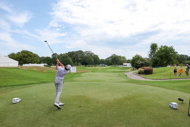 Sport Themen der Woche KW32 August 14, 2022: Max Homa hits his tee shot on the 10th hole during the final round of the FedEx St. Jude Championship golf tournament at TPC Southwind in Memphis, TN. Cal Media Memphis United States of America - ZUMAc04_ 20220814_zaf_c04_005 Copyright: xGrayxSiegelx