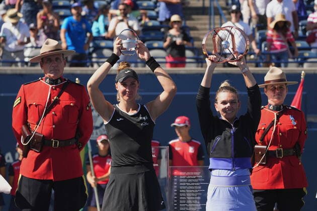 August 14, 2022, Toronto, ON, Canada: Simona Halep, of Romania, right, celebrates his win over Beatriz Haddad Maia, of Brazil, left, during National Bank Open final tennis tournament action in Toronto on Sunday, August 14, 2022. Canada News - August 14, 2022 - ZUMAc35_ 20220814_zaf_c35_068 Copyright: xNathanxDenettex