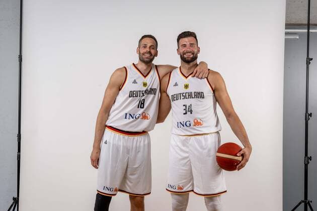 EuroBasket 2022, DBB - Kader Basketball Köln 08.08.2022 Deutsche Basketball Nationalmannschaft Herren Männer Kader für die Eurobasket 2022 Leon Kratzer (Deutschland, No.34) Jonas Wohlfarth-Bottermann (Deutschland, No.18)