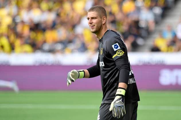 Torhüter David von Ballmoos, YB, BSC Young Boys - Servette FC, Super League, Fussball, 14.08.2022