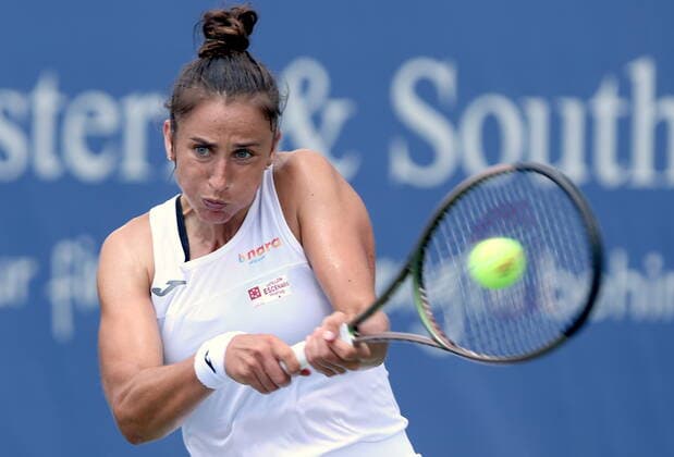 Sara Sorribes Tormo of Spain returns a volley against Alison Riske-Amritraj of the United States during the first round of the 2022 Western and Southern Masters tournament at the Lindner Family Tennis Center in Mason, Ohio, USA, 15 August 2022. Western and Southern Masters tennis tournament !ACHTUNG: NUR REDAKTIONELLE NUTZUNG!  Copyright: xMarkxLyonsx AME9560 20220815-8570dd181062f25f40efecc5d6f5bc735f4b265c