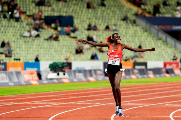 Bilder des Jahres 2022, Sport 08 August Sport Themen der Woche KW33 Sport Bilder des Tages European Championships Munich22; Leichtathletik, 15.08.2022 Yasemin Can (TUR) ueber 10000m am 15.08.2022 bei den Leichtathletik-Europameisterschaften in Muenchen *** European Championships Munich22 Athletics, 15 08 2022 Yasemin Can TUR over 10000m at the European Athletics Championships in Munich on 15 08 2022 Copyright: xBEAUTIFULxSPORTS Flatemerschx