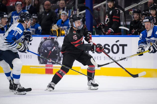 220815 Connor Bedard of Canada during the 2022 IIHF World Junior Championship group stage game between Canada and Finland on August 15, 2022 in Edmonton. Photo: Joel Marklund BILDBYRAN kod JM JM0360 bbeng ishockey Ice hockey, Eishockey jvm junior-vm u20 2022 iihf world junior championship world juniors canada kanada finland Copyright: JOELxMARKLUND BB220815JM041