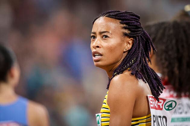 Sport Themen der Woche KW33 Sport Bilder des Tages European Championships Munich22; Leichtathletik, 16.08.2022 Kritischer Blick zur Anzeige: Tatjana Pinto (GER) - European Championships Munich22 am 16.08.22 im Olympiastadion in Muenchen, Deutschland. *** European Championships Munich22 athletics, 16 08 2022 Critical view to display Tatjana Pinto GER European Championships Munich22 on 16 08 22 at the Olympiastadion in Munich, Germany. Copyright: xBEAUTIFULxSPORTS AxelxKohringx