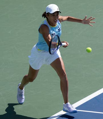 August 16, 2022: Shuai Zhang (CHN) defeated Naomi Osaka (JPN) 6-4-7-5, at the Western & Southern Open being played at Lindner Family Tennis Center in Cincinnati, Ohio USA Tennisclix Cal Media Cincinnati USA - ZUMAc04_ 20220816_zaf_c04_005 Copyright: xLesliexBillmanx
