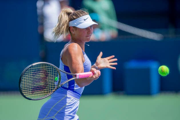 September 15, 2022, Mason, OH, USA: Western and Southern Open Tennis, Mason, OH - Marta Kortyuk plays the ball against opponent Camilla Giorgi. August 16, 2022 - ZUMA Press Mason USA - ZUMAn24_ 20220915_zaf_n24_008 Copyright: xWallyxNellx
