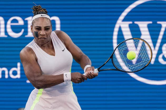 August 16, 2022, Mason, Ohio, USA: Serena Williams (USA) hits a two-handed backhand during Tuesdays first round of the Western and Southern Open at the Lindner Family Tennis Center, Mason, Oh. Mason USA - ZUMAs304 20220816_zaf_s304_260 Copyright: xScottxStuartx