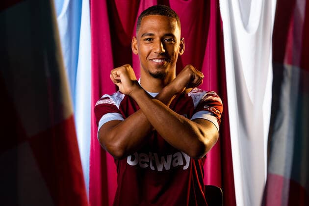 Sport Themen der Woche KW33 Sport Bilder des Tages Mandatory Credit: Photo by Andrew Fosker Shutterstock (13095896t) West Ham United sign Thilo Kehrer from PSG West Ham United Player Signing, Football, Rush Green, London, UK - 17 Aug 2022 West Ham United Player Signing, Football, Rush Green, London, UK - 17 Aug 2022  Copyright: xAndrewxFosker Shutterstockx 13095896t