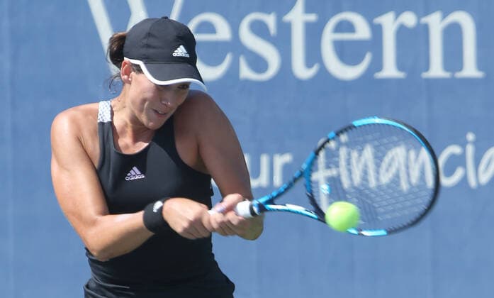 Garbine Muguruza of Spain servesagainst Elena Rybakina of Kazakstan during the second round of the 2022 Western and Southern Masters at the Lindner Family Tennis Center in Mason, Ohio, USA, 17 August 2022. Western and Southern Masters !ACHTUNG: NUR REDAKTIONELLE NUTZUNG!  Copyright: xMARKxLYONSx AME067 20220817-bbe2c7e8cac862a2bce1621c541b039b26f1430a