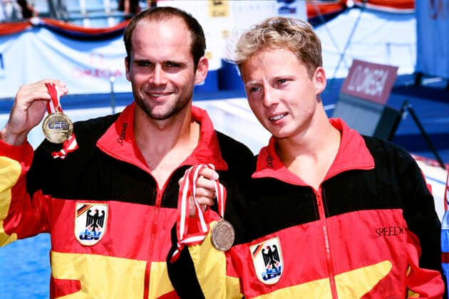 HEMPEL Jan mit MEYER Heiko Synchronspringen 10m LEN Schwimm Europameisterschaften 1997 in Sevilla am 22.08.1997 in Sevilla *** HEMPEL Jan with MEYER Heiko synchronized diving 10m LEN European Swimming Championships 1997 in Seville on 22 08 1997 in Seville Copyright: xLacixPerenyix