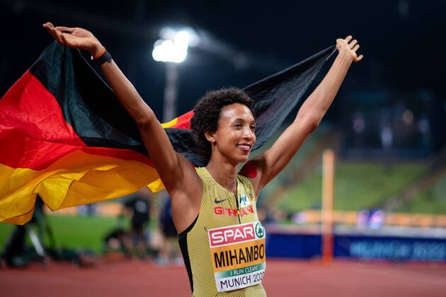 Bilder des Jahres 2022, Sport 08 August Sport Themen der Woche KW33 Sport Bilder des Tages MIHAMBO Malaika (GER) is celebrating her silver medal, Womens Long Jump, GER, Athletics (Leichtathletik), European Championships Munich 2022, 18.08.2022 Photo: Eibner Memmler GER, Athletics (Leichtathletik), European Championships Munich 2022, 18.08.2022 Munich *** MIHAMBO Malaika GER is celebrating her silver medal, Womens Long Jump, GER, Athletics Leichtathletik , European Championships Munich 2022, 18 08 2022 Photo Eibner Memmler GER, Athletics Leichtathletik , European Championships Munich 2022, 18 08 2022 Munich Copyright: xEibner Memmlerx EP_MMR