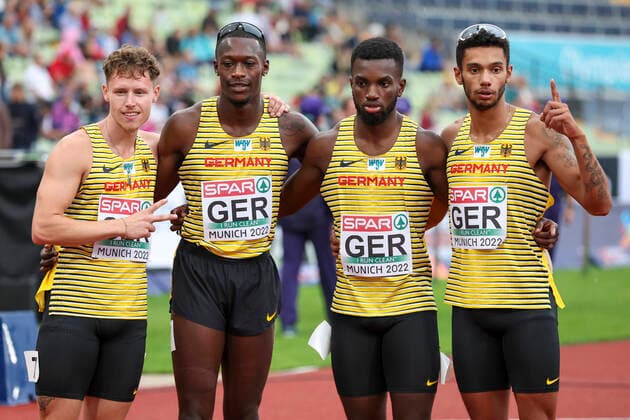 Bilder des Jahres 2022, Sport 08 August Sport Themen der Woche KW33 Sport Bilder des Tages European Championships Munich22; Leichtathletik, 19.08.2022 Neuer Deutscher Rekord: v.l. Kevin Kranz (GER), Owen Ansah (GER), Lucas Ansah-Peprah (GER), Joshua Hartmann (GER) - European Championships Munich22 am 19.08.22 im Olympiastadion in Muenchen, Deutschland. *** European Championships Munich22 Athletics, 19 08 2022 New German Record v l Kevin Kranz GER , Owen Ansah GER , Lucas Ansah Peprah GER , Joshua Hartmann GER European Championships Munich22 on 19 08 22 at the Olympic Stadium in Munich, Germany. Copyright: xBEAUTIFULxSPORTS AxelxKohringx