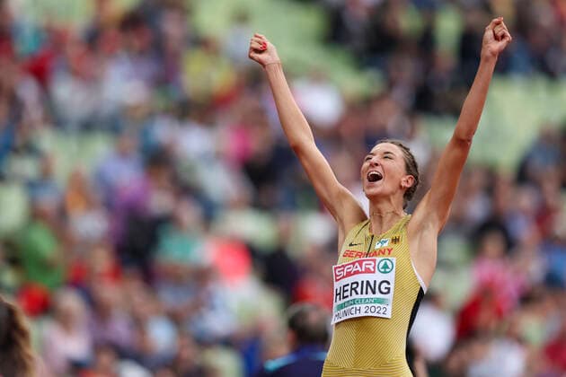 Sport Themen der Woche KW33 Sport Bilder des Tages European Championships Munich22; Leichtathletik, 19.08.2022 Christina Hering (GER) freut sich ueber die Qualifikation zum 80mm-Finale - European Championships Munich22 am 19.08.22 im Olympiastadion in Muenchen, Deutschland. *** European Championships Munich22 Athletics, 19 08 2022 Christina Hering GER is happy about qualifying for the 80mm final European Championships Munich22 on 19 08 22 at the Olympiastadion in Munich, Germany. Copyright: xBEAUTIFULxSPORTS AxelxKohringx