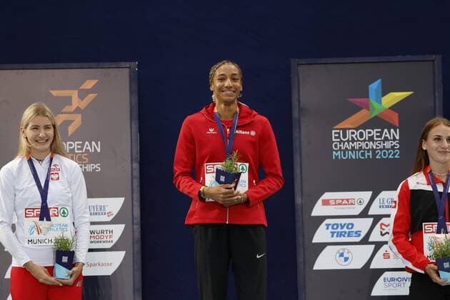 Munich, Germany - August 19 : Thiam Nafi Athletics Heptathlon (Female) of Belgium pictured during the podium ceremony with Kalin Annik of Switzerland second place and third place Adrianna SuBek of Polen during the 2022 European Championships Athletics as part of the European Championships Munich 2022 on August 19, 2022 in Munich, Germany, 19 08 2022 ( European Championship, EM, Europameisterschaft Athletics Munich 2022 PhotoNews Panoramic 