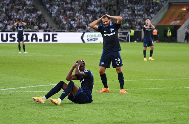 Sport Themen der Woche KW33 Sport Bilder des Tages Dodi Lukebakio (Hertha BSC), Lucas Tousart (Hertha BSC), v.li. 19.08.2022, Fussball GER, Saison 2022 2023, 1. Bundesliga, 3. Spieltag, Borussia Mönchengladbach - Hertha BSC Berlin Foto: Maik Hölter TEAM2sportphoto DFL regulations prohibit any use of photographs as image sequences and or quasi-video Moenchengladbach Borussia Park Nordrhein Westfalen Deutschland *** Dodi Lukebakio Hertha BSC , Lucas Tousart Hertha BSC , v li 19 08 2022, Football GER, Season 2022 2023, 1 Bundesliga, 3 Matchday, Borussia Mönchengladbach Hertha BSC Berlin Foto Maik Hölter TEAM2sportphoto DFL regulations prohibit any use of photographs as image sequences and or quasi video Moenchengladbach Borussia Park Nordrhein Westfalen Germany Team2
