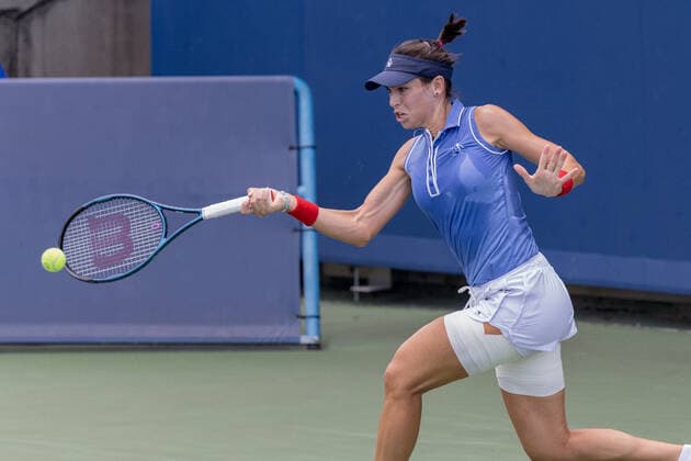 August 19, 2022, Mason, Ohio, USA: Ajla Tomljanovic (AUS) hits a forehand shot during the quarterfinal round of the Western and Southern Open at the Lindner Family Tennis Center, Mason, Oh. Mason USA - ZUMAs304 20220819_zaf_s304_067 Copyright: xScottxStuartx