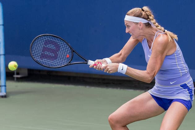 August 19, 2022, Mason, Ohio, USA: Petra Kvitova (CZE) hits a two-handed backhand during the quarterfinal round of the Western and Southern Open at the Lindner Family Tennis Center, Mason, Oh. Mason USA - ZUMAs304 20220819_zaf_s304_071 Copyright: xScottxStuartx