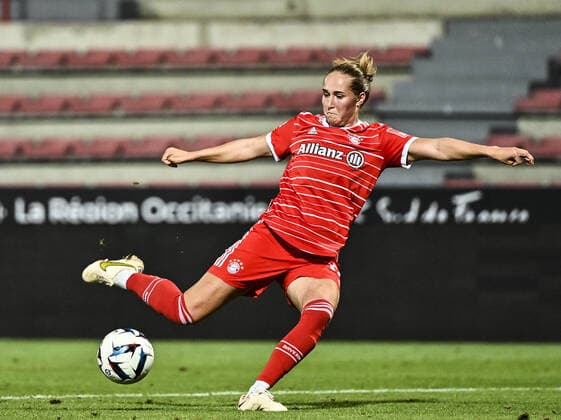 Sydney Lohmann (bm) FOOTBALL : Bayern vs Manchester - Finale du Tournoi Amos French Women Cup - Toulouse - 19 08 2022 ThierryBreton Panoramic 
