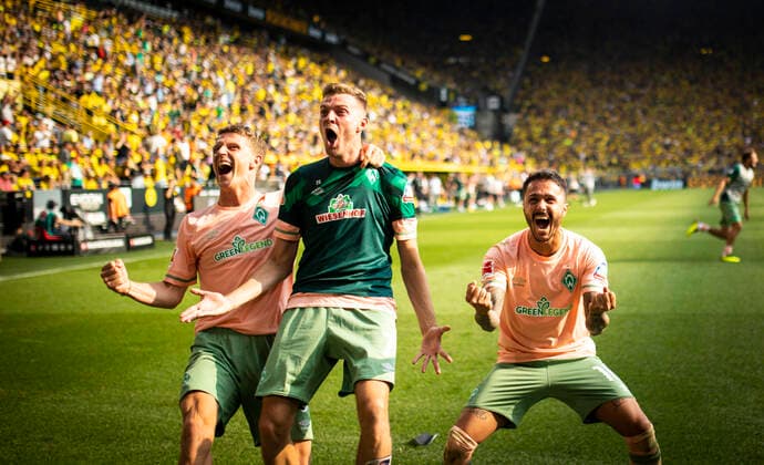 Bilder des Jahres 2022, Sport 08 August Sport Themen der Woche KW33 Torjubel: Jens Stage, Marvin Ducksch (Werder) Leonardo Bittencourt (Werder) Borussia Dortmund - Werder Bremen 20.08.2022, Fussball; Saison 2022 23 Foto: Moritz Müller *** Goal celebration Jens Stage, Marvin Ducksch Werder Leonardo Bittencourt Werder Borussia Dortmund Werder Bremen 20 08 2022, football season 2022 23 photo Moritz Müller