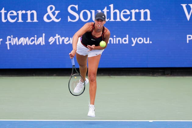 CINCINNATI, OH - AUGUST 20: Madison Keys of the United States serves during the semifinal at the Western & Southern Open on August 20, 2022, at the Lindner Family Tennis Center in Mason, OH. (Photo by Ian Johnson Icon Sportswire) TENNIS: AUG 20 Western & Southern Open Icon220820006