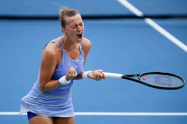 Sport Themen der Woche KW33 Sport Bilder des Tages CINCINNATI, OH - AUGUST 20: Petra Kvitova of the Czech Republic reacts during the semifinal at the Western & Southern Open on August 20, 2022, at the Lindner Family Tennis Center in Mason, OH. (Photo by Ian Johnson Icon Sportswire) TENNIS: AUG 20 Western & Southern Open Icon220820016