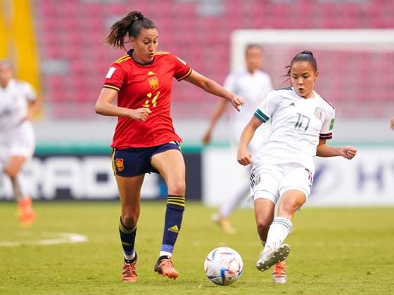 San Jose, Costa Rica, August 20th 2022: Fiamma Benitez (14 Spain) and Anette Vazquez (10 Mexico) battle for the ball (duel) during the FIFA U20 Womens World Cup Costa Rica 2022 quarterfinal football match between Spain and Mexico at Estadio Nacional in San Jose, Costa Rica. (Daniela Porcelli SPP) Copyright: xDanielaxPorcellix xSPPx spp-en-DaPoSp-20220820-JDP06647