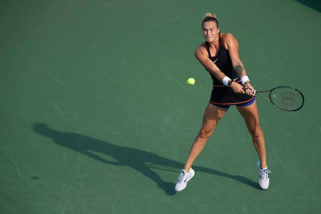 September 19, 2022, Mason, OH, USA: Western and Southern Open Tennis, Mason, OH - Aryna Sabalenka plays a ball against opponent Caroline Garcia. August 20, 2022 - ZUMA Press Mason USA - ZUMAn24_ 20220919_zaf_n24_038 Copyright: xWallyxNellx