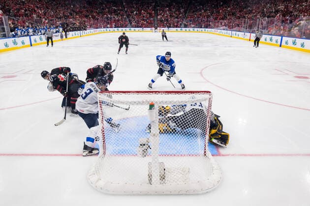 220820 Kent Johnson of Canada scores the game winning 3-2 goal in overtime behind goaltender Juha Jatkola of Finland during the 2022 IIHF World Junior Championship final between Canada and Finland on August 20, 2022 in Edmonton. Photo: Joel Marklund BILDBYRAN kod JM JM0370 bbeng ishockey Ice hockey, Eishockey jvm junior-vm u20 2022 iihf world junior championship world juniors final canada kanada finland Copyright: JOELxMARKLUND BB220820JM160