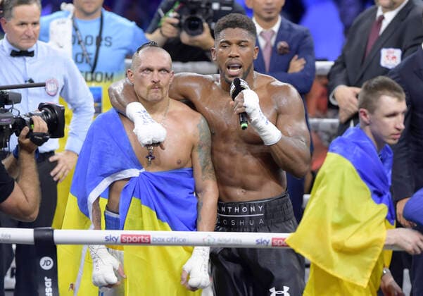 Bilder des Jahres 2022, Sport 08 August Sport Themen der Woche KW33 JEDDAH, SAUDI ARABIA - AUGUST 20: Anthony Joshua makes a speech after being defeated by Oleksandr Usyk in the Rage on the Red Sea Heavyweight Title Fight at King Abdullah Sports City Arena on August 20, 2022 in Jeddah, Saudi Arabia. (Photo by Khalid Alhaj) SPO  Copyright: xKhalidxAlhaj